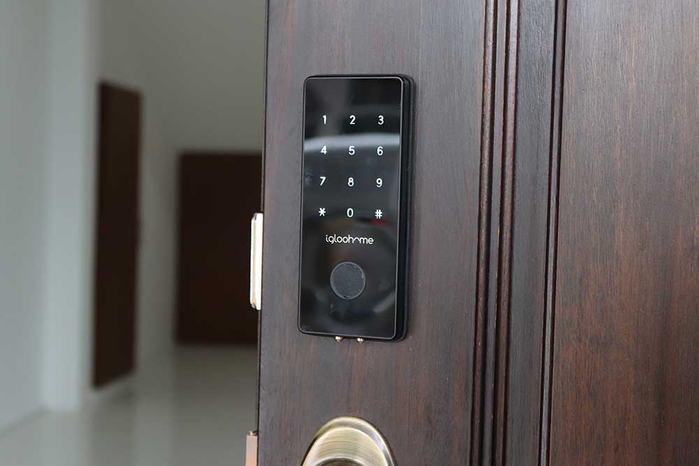 Smart lock used to book amenity